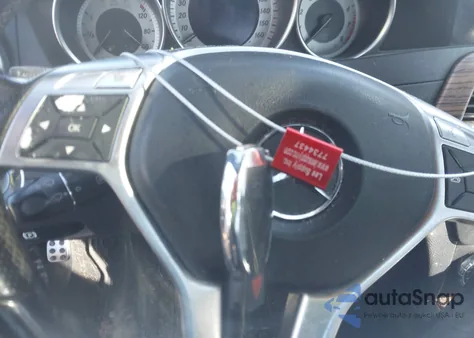 2012 Mercedes-Benz C 300 Sport 4Matic z USA, uszkodzony, nr VIN WDDGF8BBXCR225025